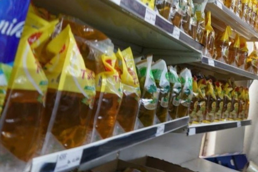 Minyak Goreng di Atas Rp14.000 Masih Dijual Ritel Pekanbaru